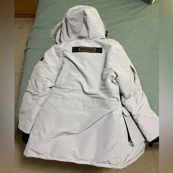 Canada Goose Women's Parka in Moonstone Grey - Picture 2 of 13